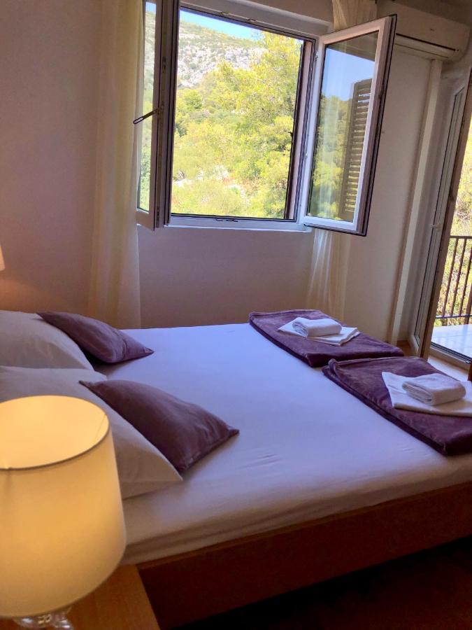 Hotel B&B CHAMBERLAIN Milna  Buitenkant foto