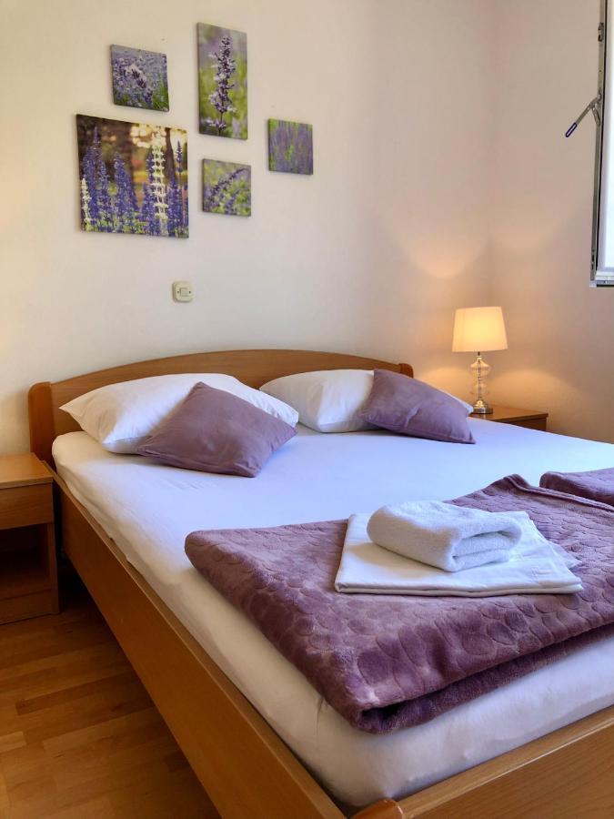 Hotel B&B CHAMBERLAIN Milna  Buitenkant foto