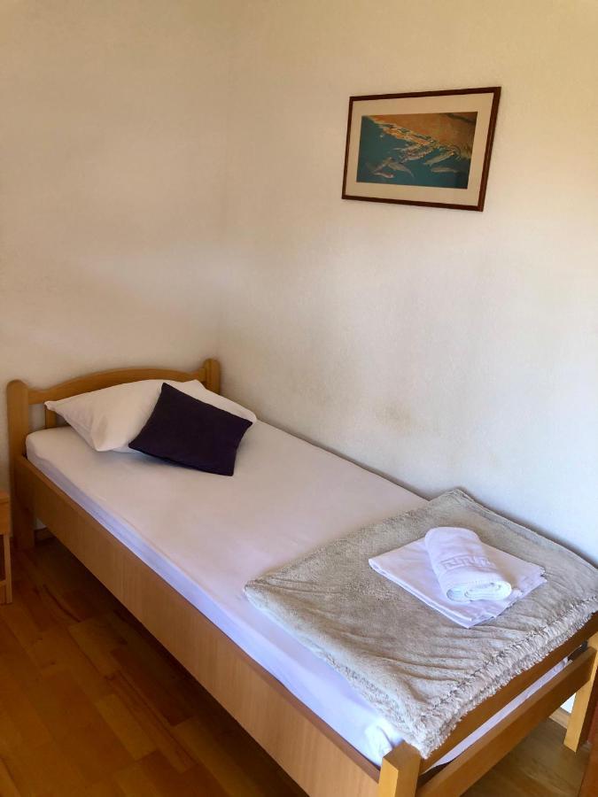Hotel B&B CHAMBERLAIN Milna  Buitenkant foto