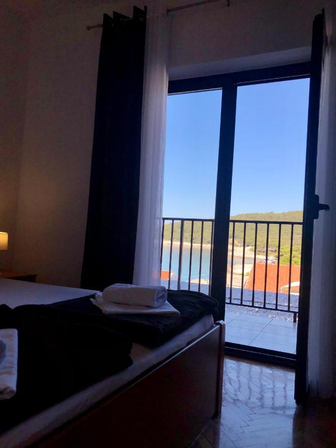 Hotel B&B CHAMBERLAIN Milna  Buitenkant foto