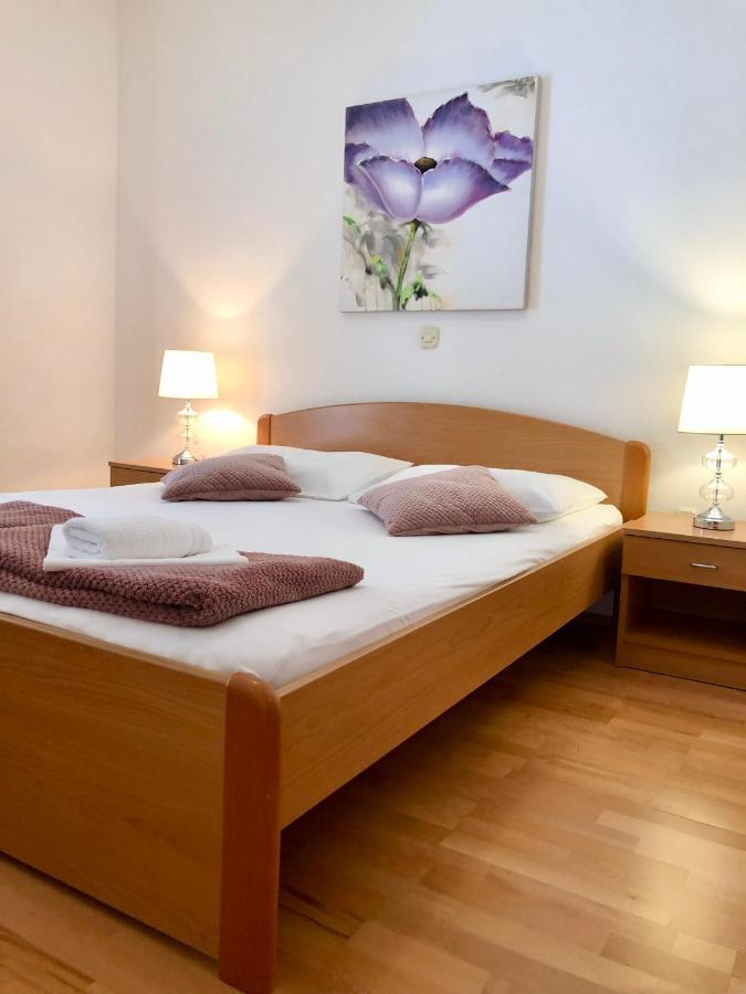 Hotel B&B CHAMBERLAIN Milna  Buitenkant foto