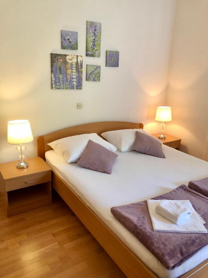 Hotel B&B CHAMBERLAIN Milna  Buitenkant foto