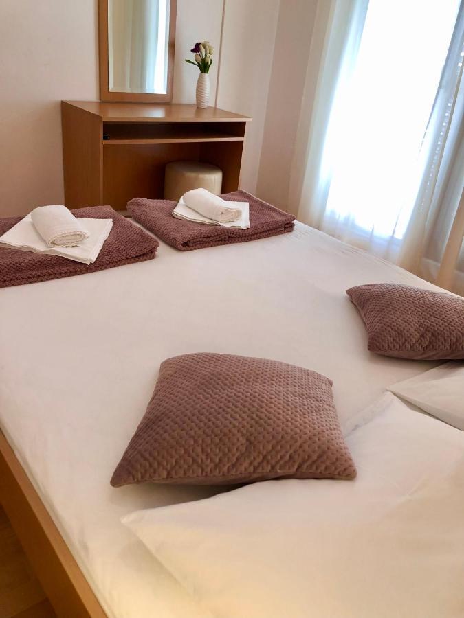 Hotel B&B CHAMBERLAIN Milna  Buitenkant foto