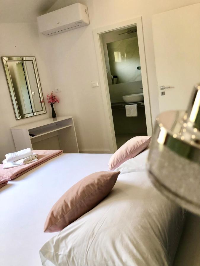 Hotel B&B CHAMBERLAIN Milna  Buitenkant foto